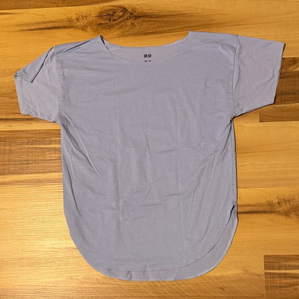 Women's Uniqlo Light Blue Airism Short Sleeve Tee